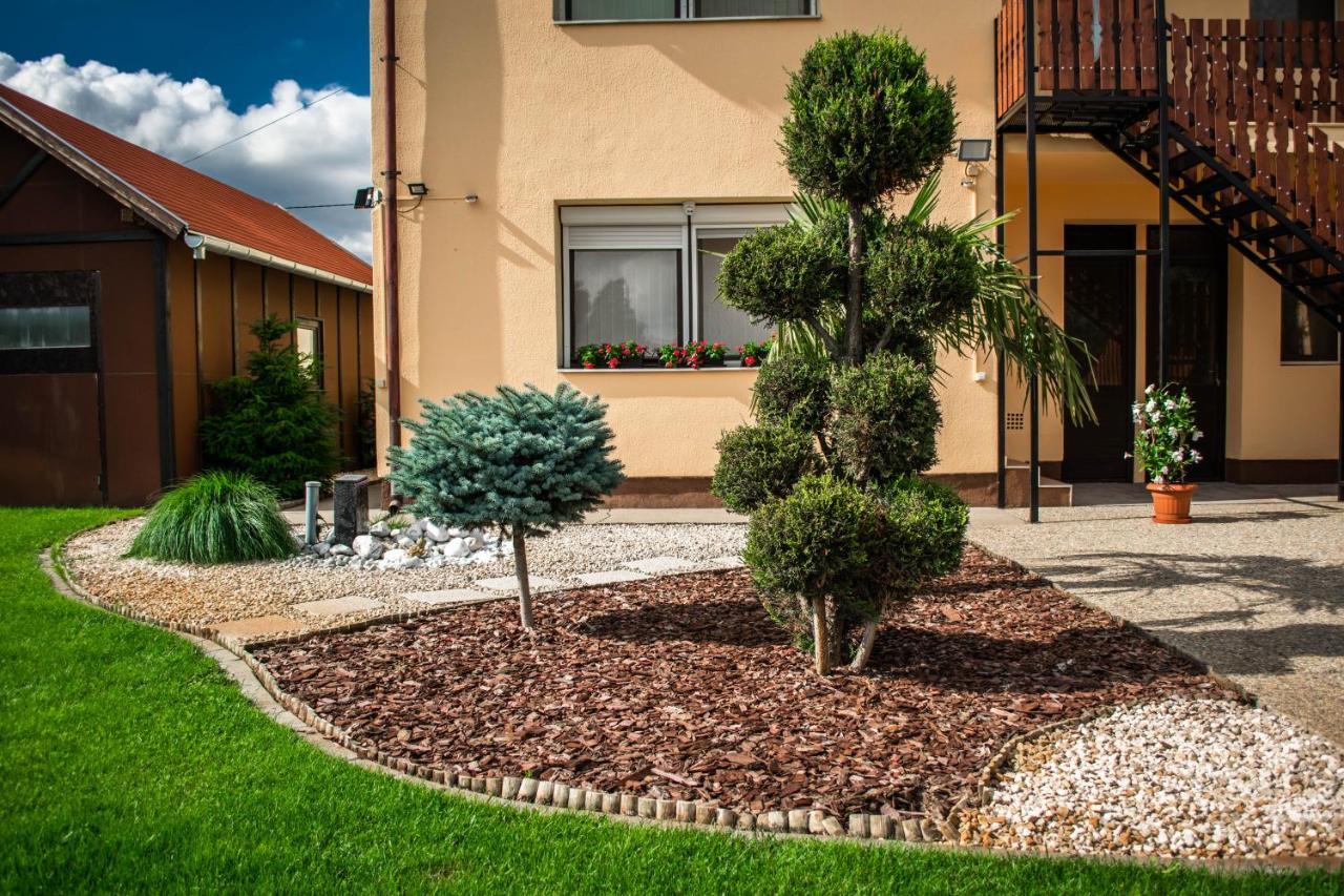 Hotel Monika Vendeghaz Mórahalom Zewnętrze zdjęcie